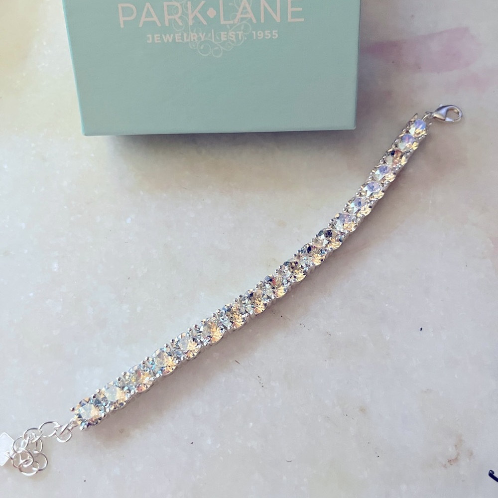 Parklane GORGEOUS Moonlight Impression Bracelet Limited Edition. NWT and box